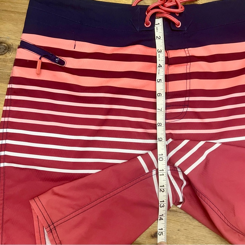 Vineyard Vines Men’s Surflodge Windward Board Shorts Striped Size 34 Side Zipper - Picture 8 of 9